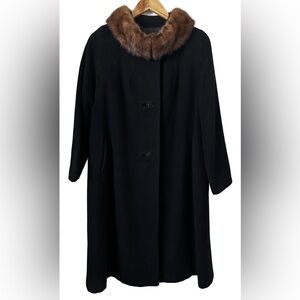 VINTAGE blk 100% cashmere A line satin lined coat w fur collr & 3 buttns SZ L